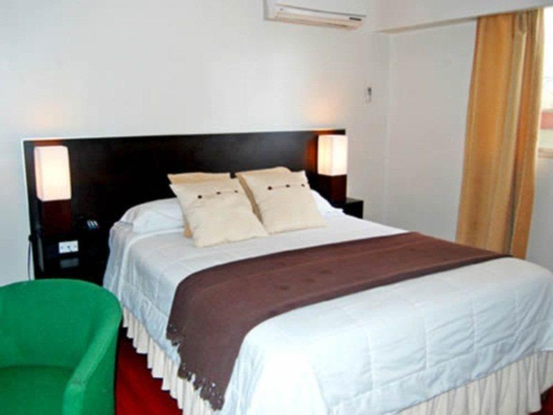 Aramo Hotel 2*